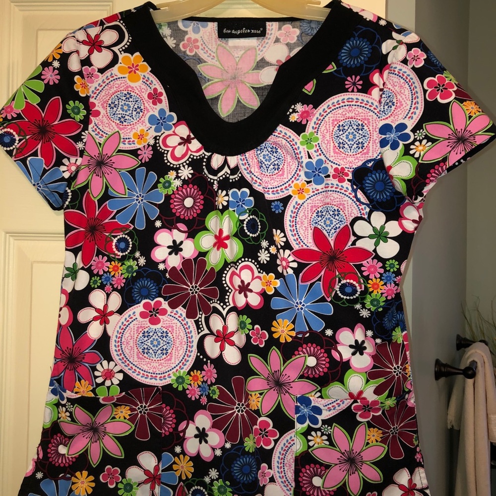 Scrub top